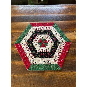 Vintage Handmade Christmas Hexagon Table Topper Cottage Country Holiday